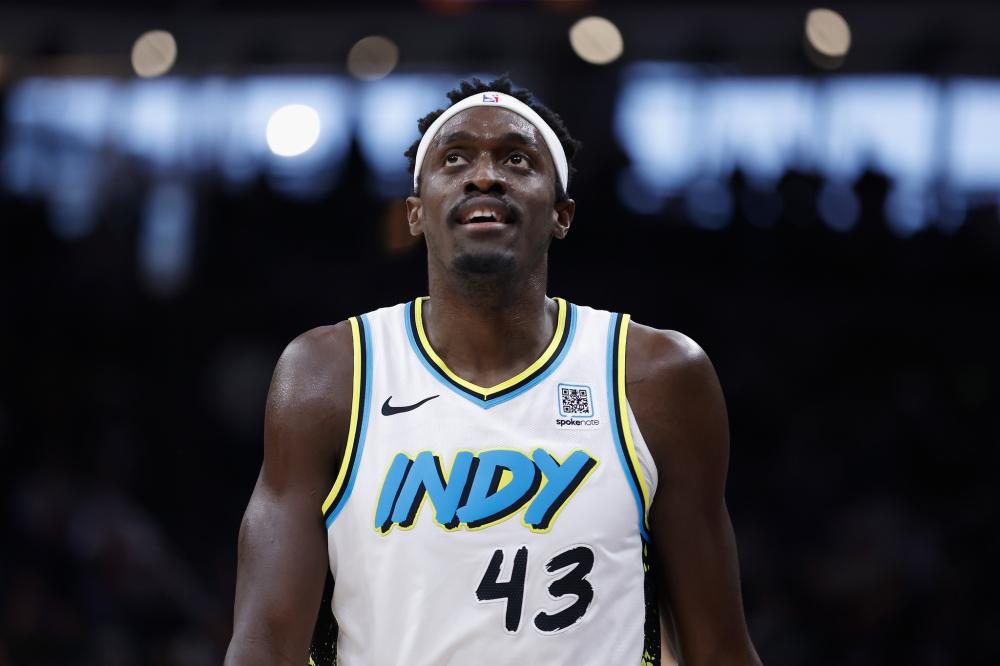 “NBA季后赛扩军至10支球队,竞争更加激烈”.