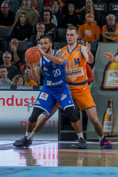 [高尔夫]世界前十：阿伯格首次攀上第四 托马斯重返前十.