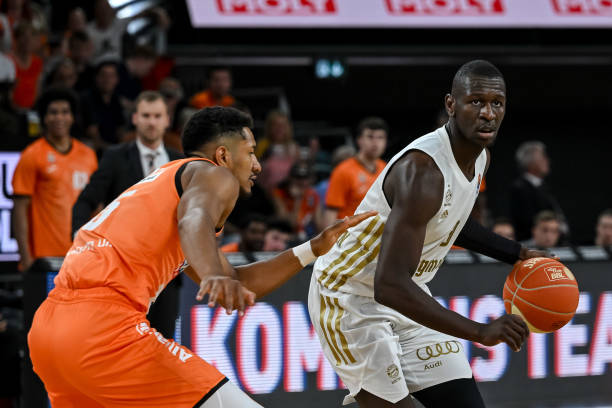 让足坛比赛 让足坛比赛